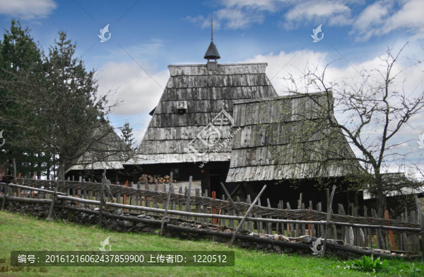 在Sirogojno老村的露天博物館