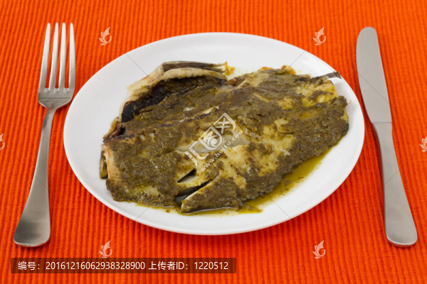醬醬在盤魚
