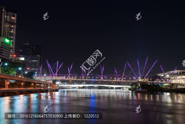 布里斯班市-晚上昆士蘭-澳大利亞Kurilpa橋
