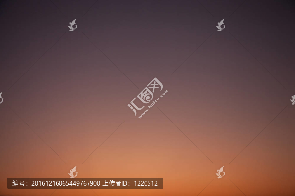 漸變的天空。