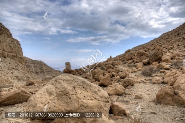 朱迪亞沙漠死海附近的以色列登山步道