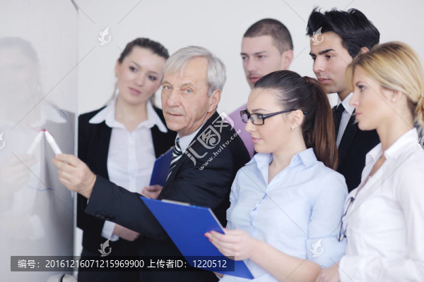 高級(jí)商務(wù)人員介紹