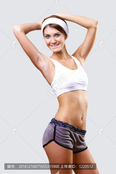 穿運動服的年輕漂亮女人