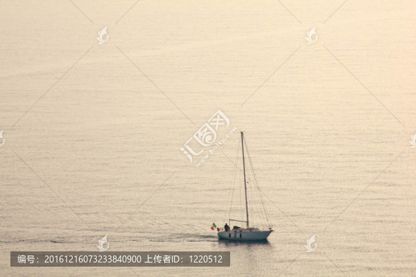 海上船