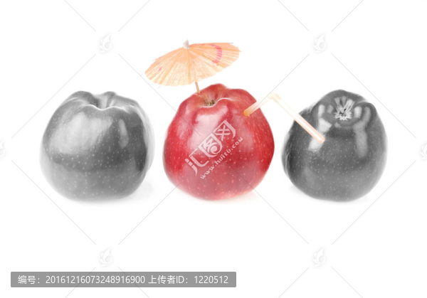 一個(gè)紅色的蘋(píng)果和兩無(wú)色的蘋(píng)果