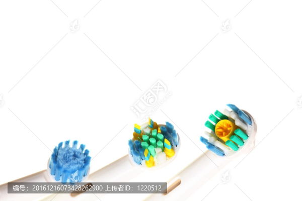 白色牙刷
