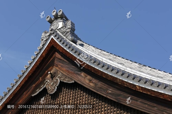 日本寺廟的屋頂