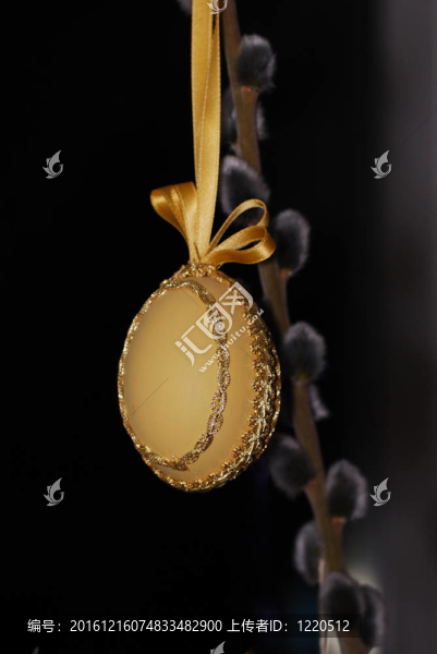 金色的復(fù)活節(jié)彩蛋
