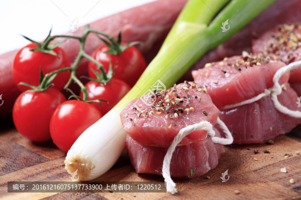 原料豬里脊肉和蔬菜