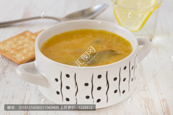 蔬菜湯在碗里