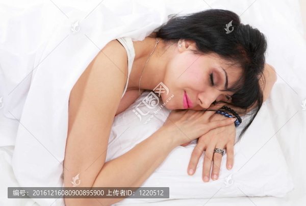 睡覺的女人