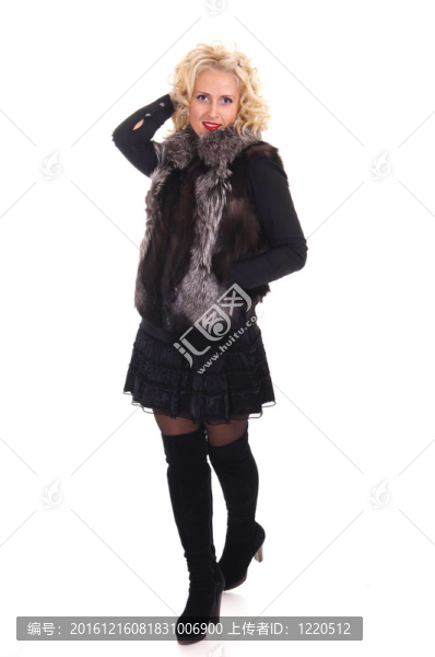 漂亮的金發(fā)女郎