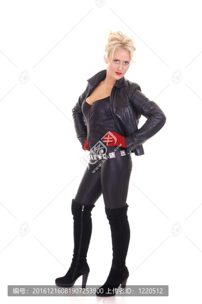 金發(fā)美女站