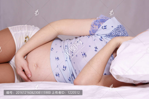 孕婦躺