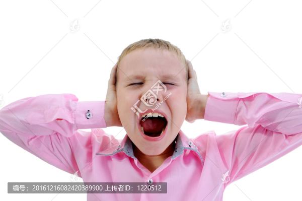 哭泣的男孩