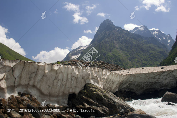 夏天的群山