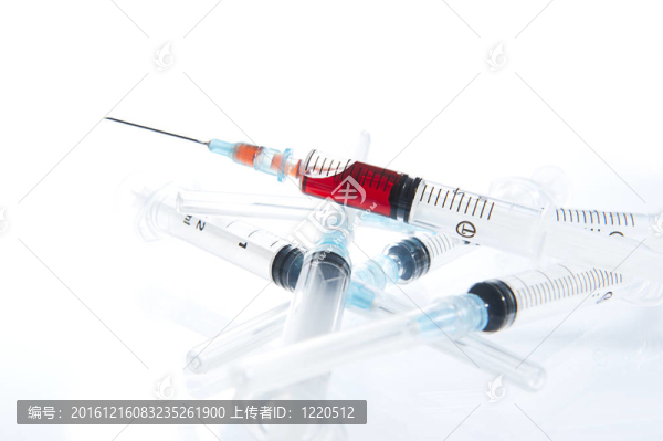 2ml注射器和針頭。模糊