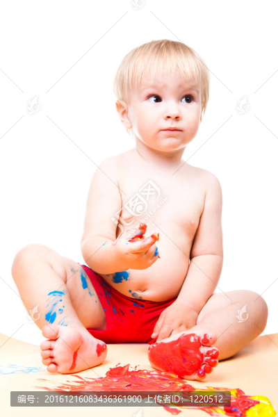 孩子的水粉畫在孤立的白色