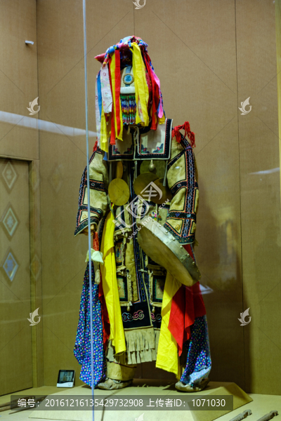 鄂倫春薩滿服裝