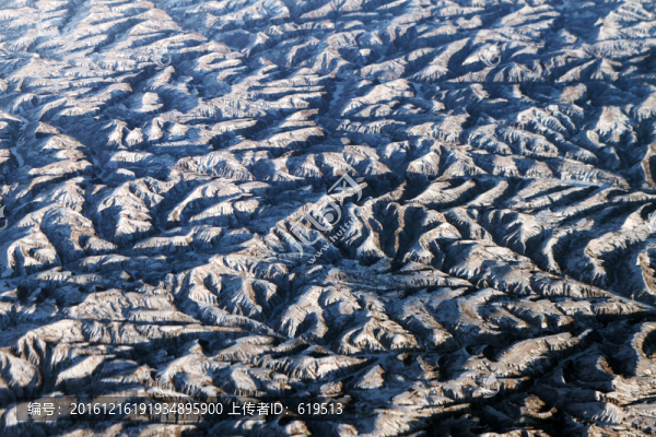 雪后的連綿山巒