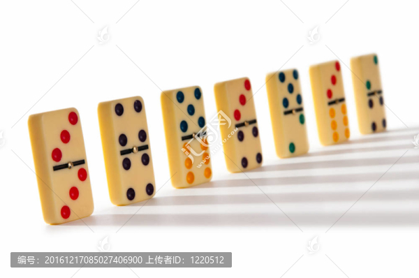 許多塊多米諾效應(yīng)