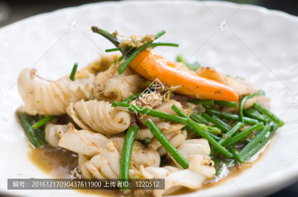 泰國(guó)食物；韭菜、辣椒魷魚