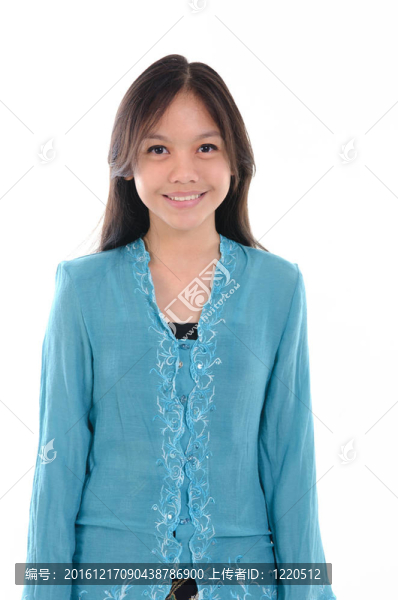 在傳統(tǒng)的馬來女孩kebaya