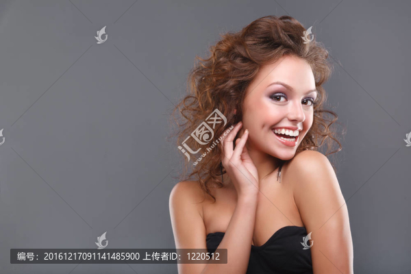 女人化妝