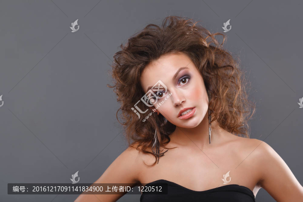 女人化妝
