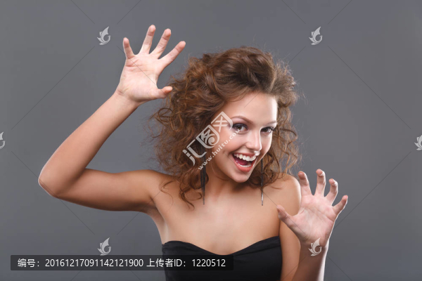 女人化妝