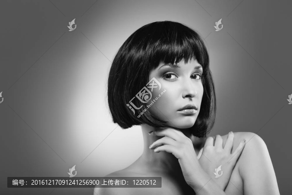年輕漂亮的女孩