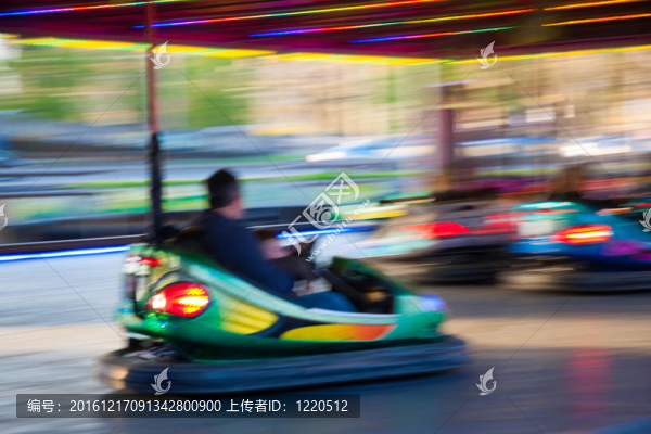 碰碰車