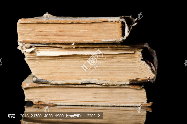 一堆關(guān)于黑色的舊書