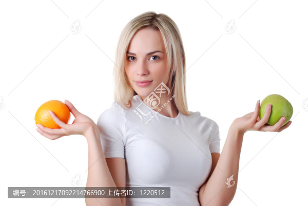 綠蘋果和橘子的女人