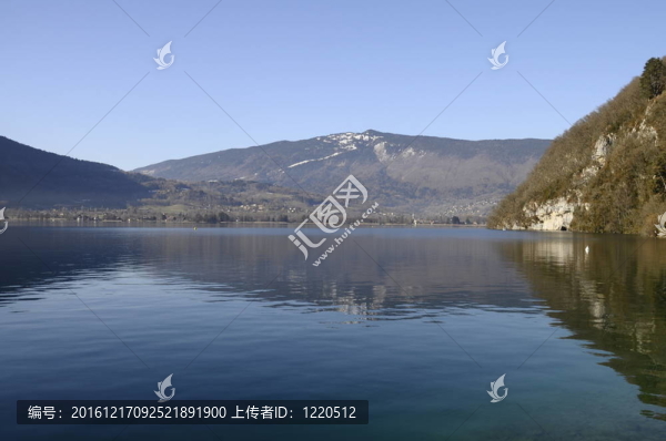 阿訥西湖從ROC,de這山塔盧瓦爾海港和視圖。薩瓦。法國