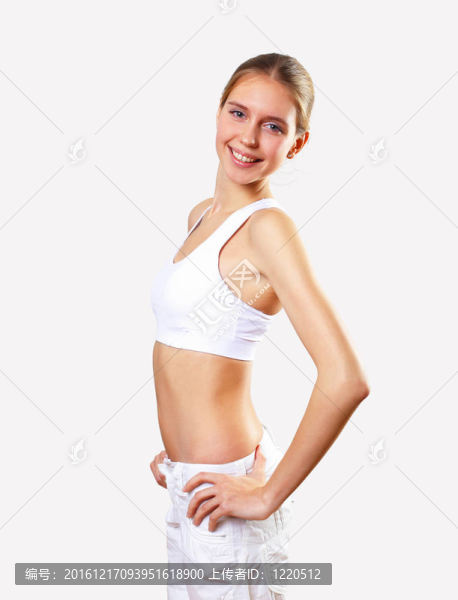 穿運(yùn)動服的年輕漂亮女人