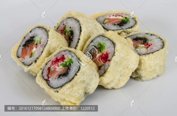 日本料理天婦羅壽司-真希（油炸鮭魚魚子魚子和奶油奶酪；卷內(nèi)）