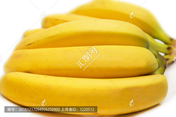 白色背景的香蕉