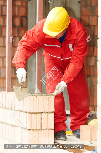 建筑工人砌磚梅森