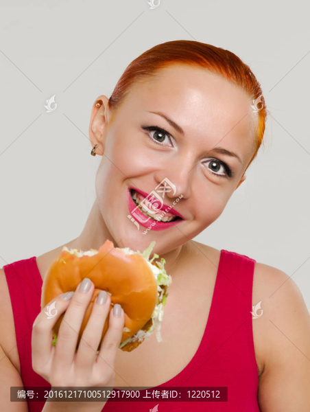 微笑的女人與漢堡包