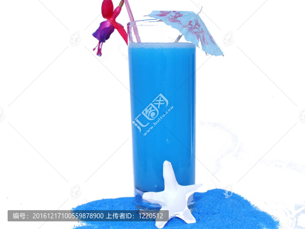 沙灘上的雞尾酒雞尾酒