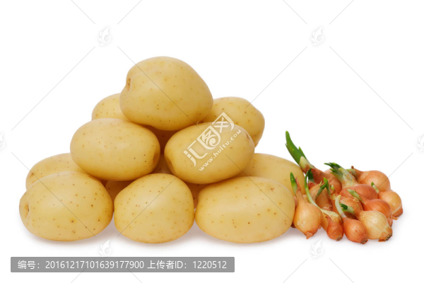 白色背景上的新鮮土豆和洋蔥