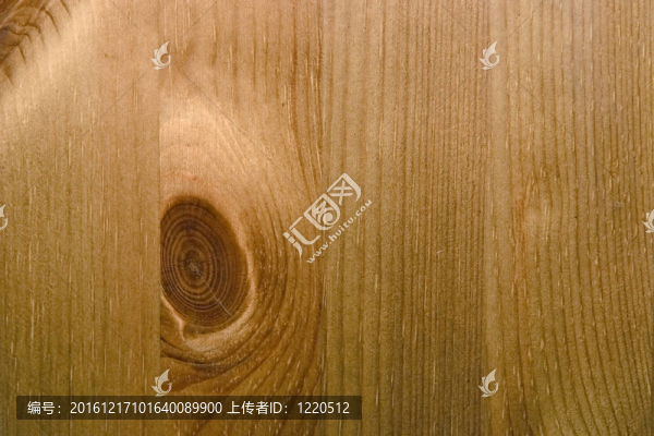 對(duì)褐色木質(zhì)表面可見(jiàn)紋理片段特寫；脈和不勻