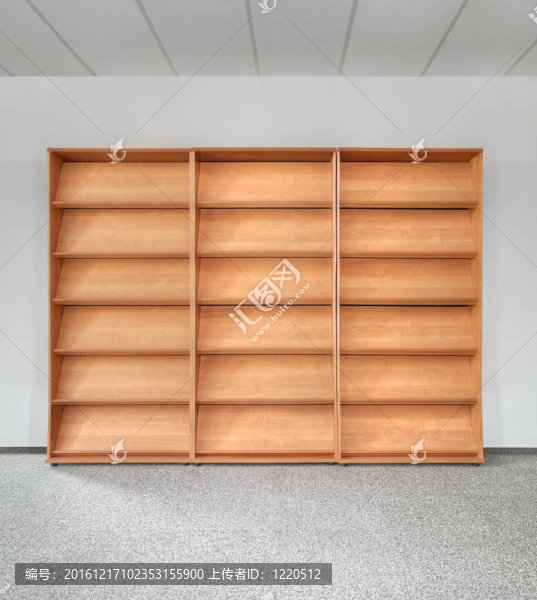 空蕩蕩的書架
