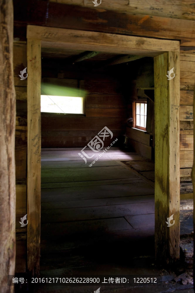鄉(xiāng)村小屋內(nèi)