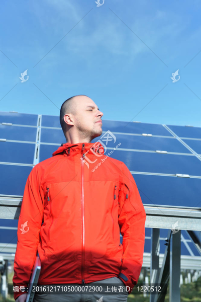 太陽能電池板廠用筆記本電腦工程師