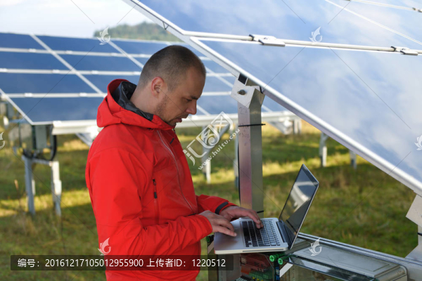 太陽能電池板廠用筆記本電腦工程師