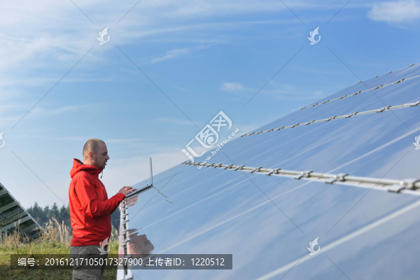 太陽能電池板廠用筆記本電腦工程師