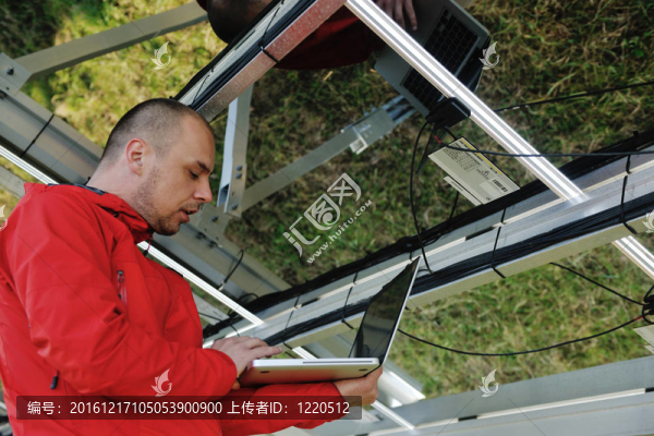 太陽能電池板廠用筆記本電腦工程師