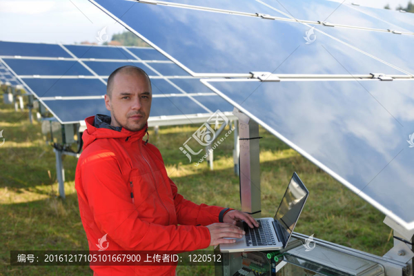 太陽能電池板廠用筆記本電腦工程師